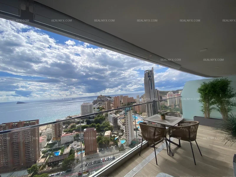 Playa de Poniente - Benidorm: apartment with sea views, just 400 metres from the beach.