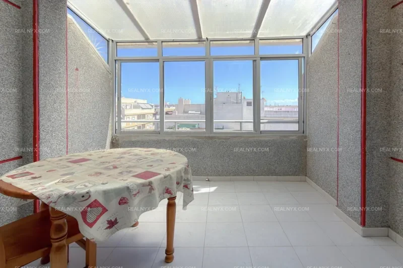Playa de los Locos! Cozy penthouse with a spacious terrace and excellent open views, just 380 metres from the sea.