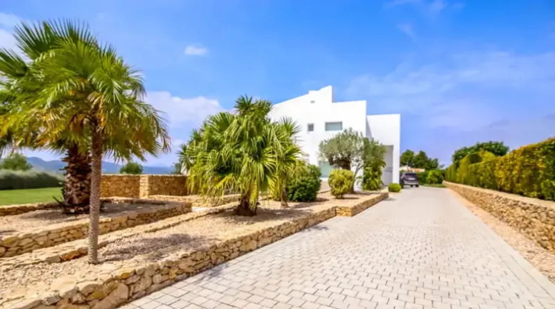 Villa de estilo ibicenco
