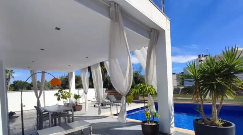 Moderna villa independiente