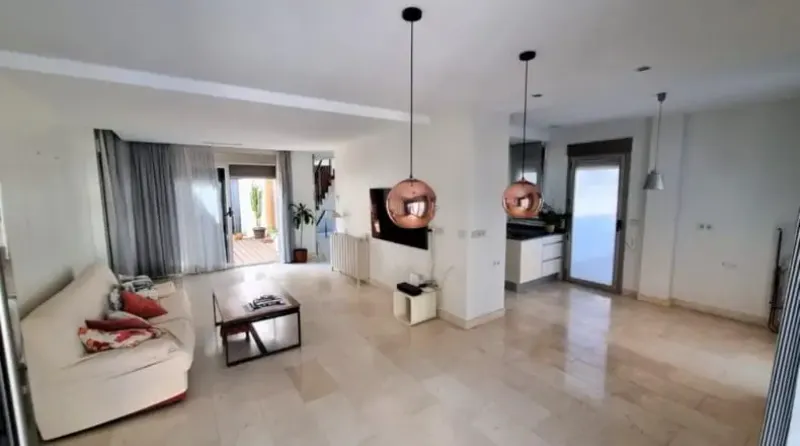 Moderna villa independiente