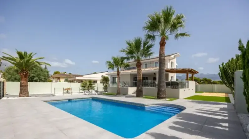 Hermosa villa moderna