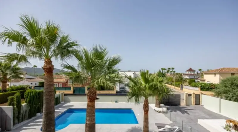 Hermosa villa moderna
