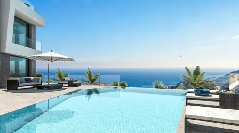 Villa moderna con impresionantes vistas panorámicas al mar