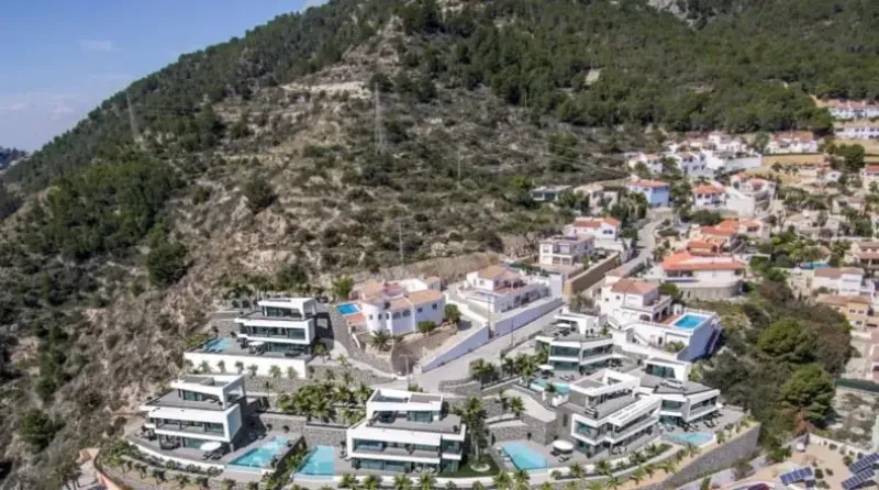 Villa moderna con impresionantes vistas panorámicas al mar