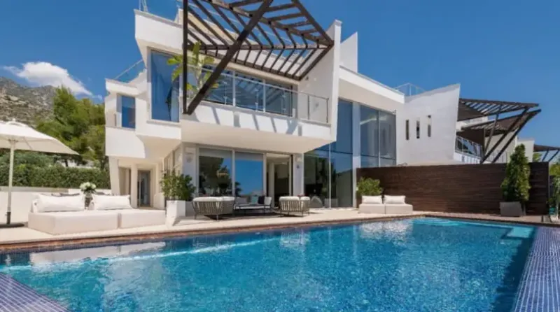 Prestigiosa villa con espacioso diseño interior