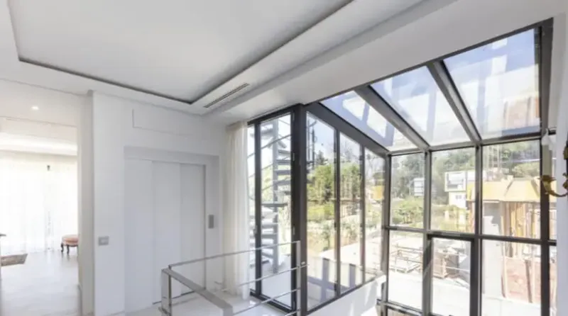 Villa de lujo con amplias terrazas