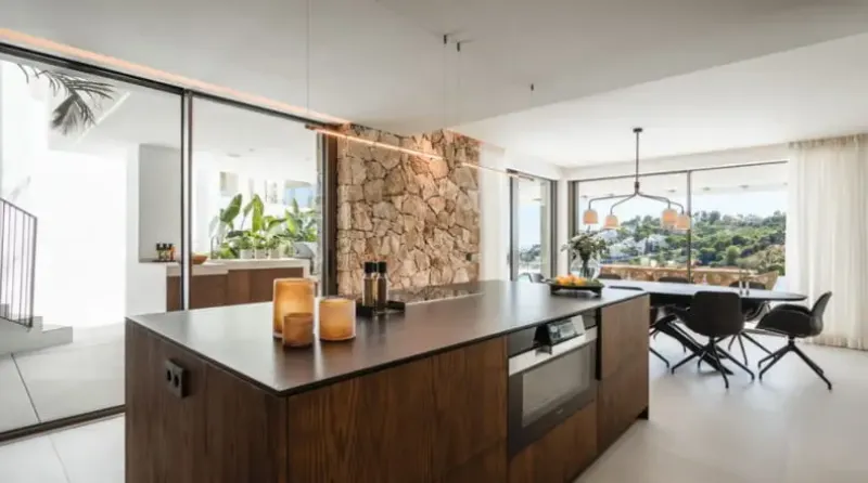 Impresionante villa contemporánea de estilo moderno en primera línea de golf