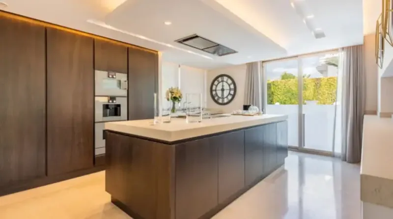 Moderna villa con vistas