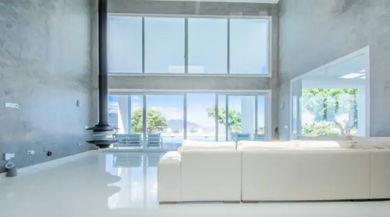 Modernísima villa: tecnología, lujo, comodidad