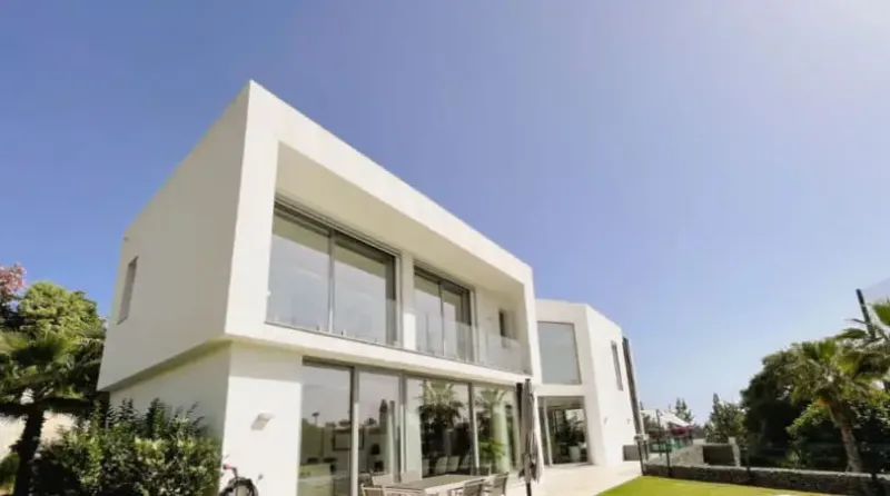 Villa de lujo con vistas privilegiadas al mar