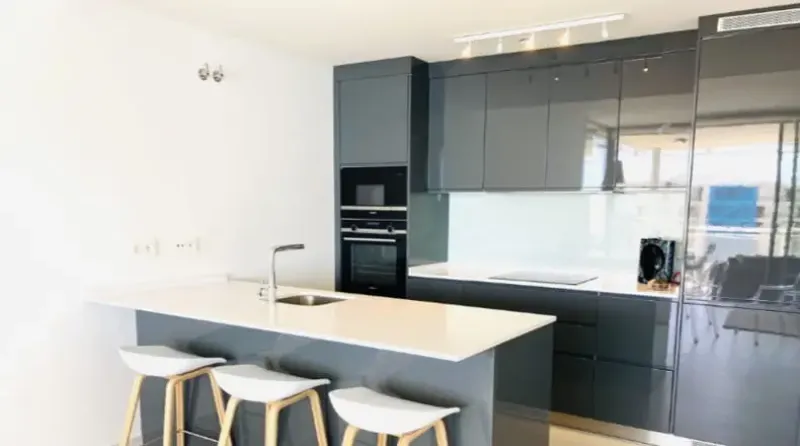 Apartamento de lujo con vistas al mar