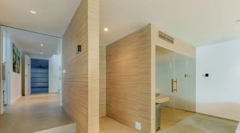Villa contemporánea en primera línea de playa