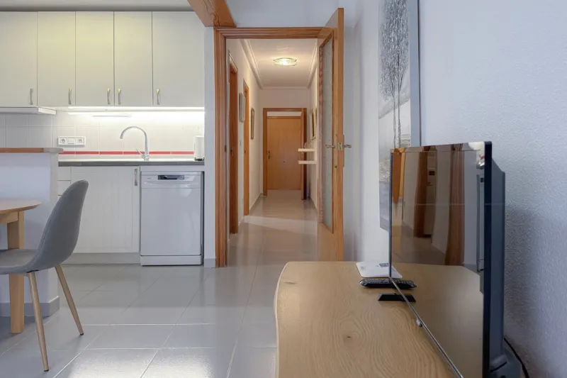 Playa de los Locos! Cozy, partially renovated apartment in a prime location, just 170 meters from the sea.