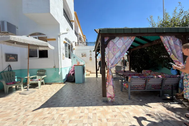 Vistabella Golf! Spectacular bungalow con gigantesca parcela y parking + bellísima piscina comunitaria