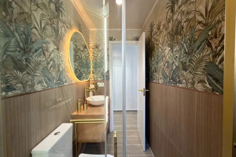 Okouzlující střešní apartmán s úžasným designem, zcela nový + 2 společné bazény