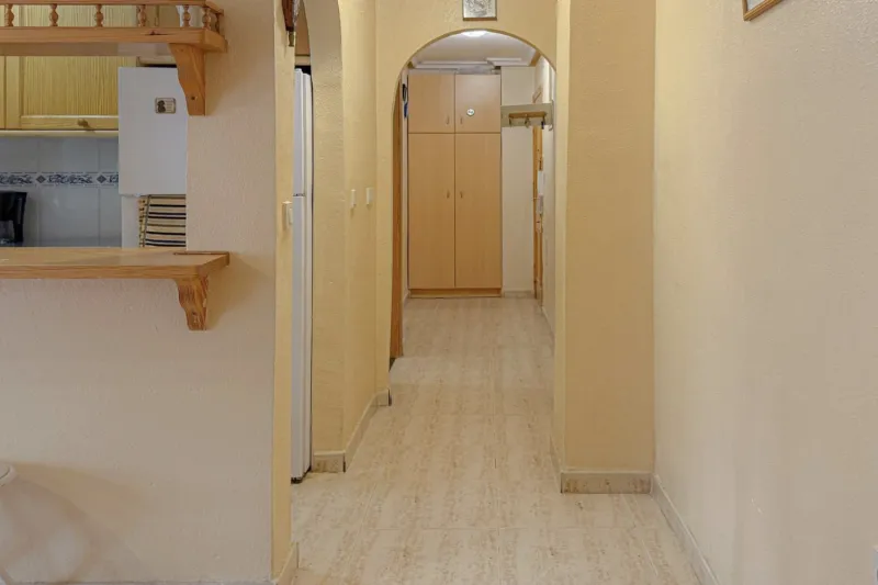 Playa de los Locos! Fantastic exterior corner apartment with a communal swimming pool (550 meters from the beach)