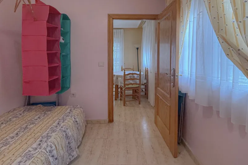 Playa de los Locos! Fantastic exterior corner apartment with a communal swimming pool (550 meters from the beach)