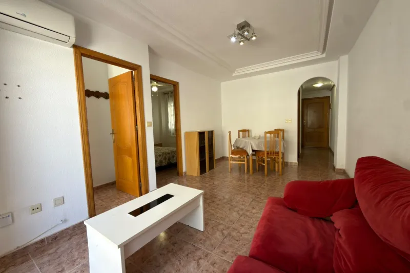 Playa del Cura! Úžasný apartmán s prostornými pokoji a pohodlnou terasou, který se nachází 750 metrů od pláže Playa del Cura.
