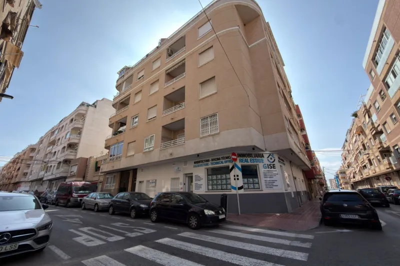 Playa del Cura! Úžasný apartmán s prostornými pokoji a pohodlnou terasou, který se nachází 750 metrů od pláže Playa del Cura.