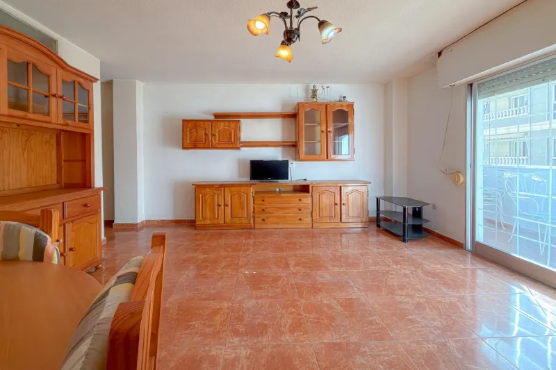 Purisima! Spacious apartment with an excellent layout and a comfortable terrace, located 130 meters from the beach.