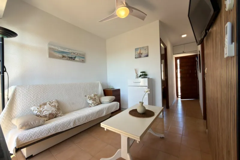 Magnificent loft-style apartment with 1 bedroom and excellent panoramic views of the pink lagoon. (450 meters from the beach)