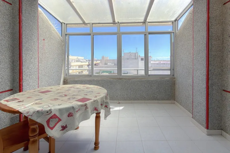 Playa de los Locos! Acogedor ático con amplia terraza y excelentes despejadas a 380 Metros del mar