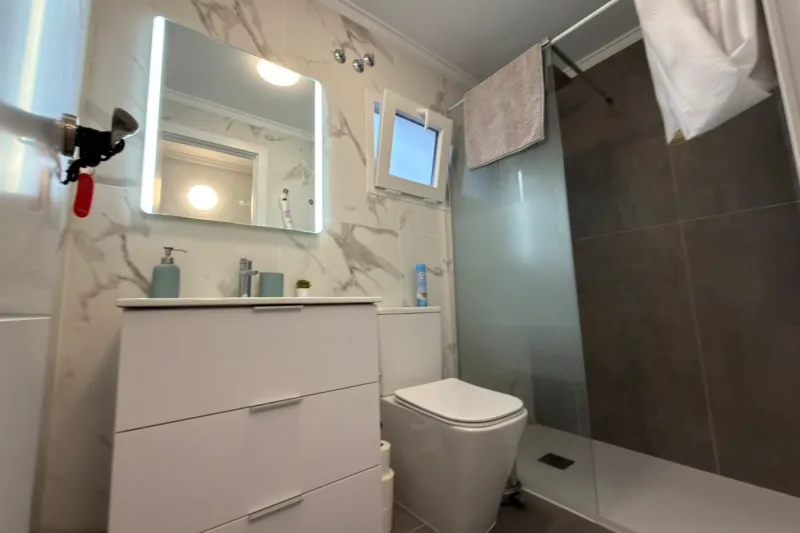 Playa del Cura! Spacious, fully renovated apartment with a comfortable terrace, located 380 meters from the beach.