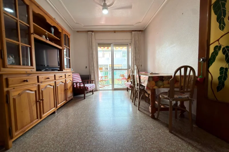 Oportunidad! Amplio apartamento con 4 dormitorios