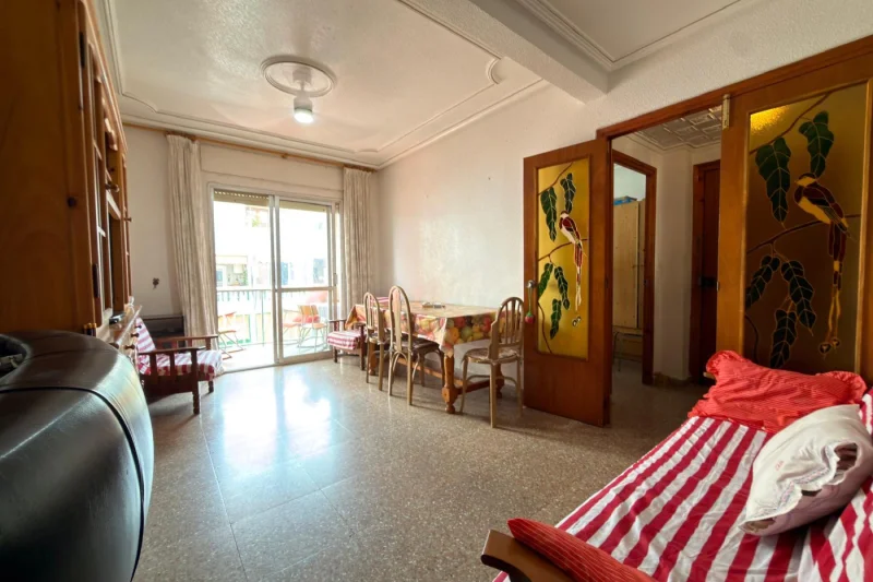 Oportunidad! Amplio apartamento con 4 dormitorios