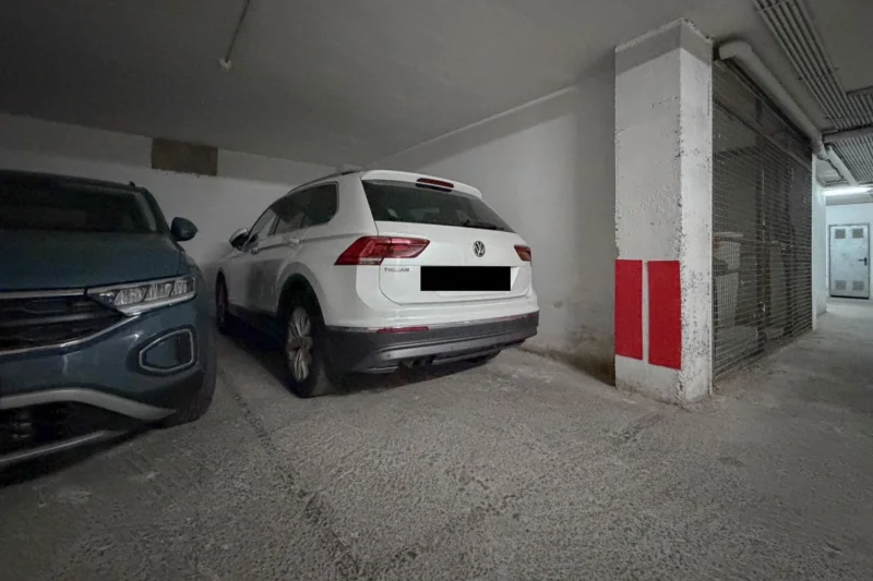 Velkolepý střešní apartmán s obrovskou terasou a úchvatnými panoramatickými výhledy + společný bazén