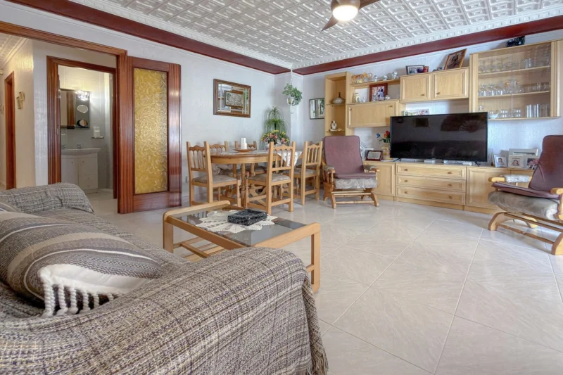 Right on the beachfront! Fantastic apartment