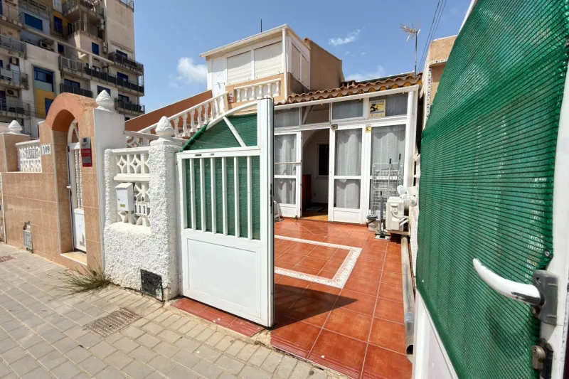 Bungalov se soláriem cover