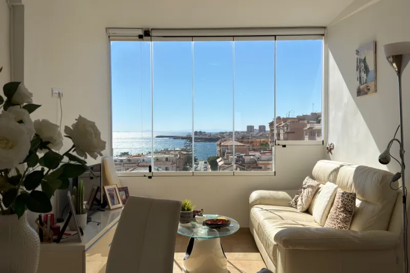 Střešní penthouse v 1. linii u moře