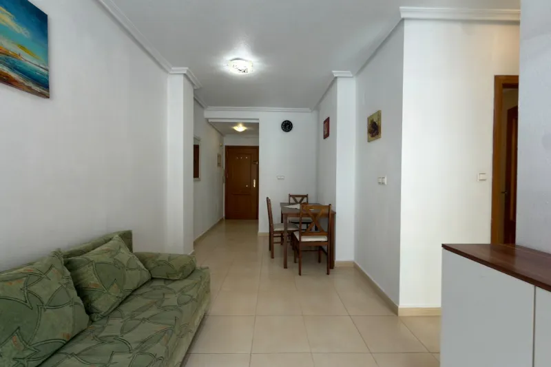 Zánovní zařízený rohový byt s jižní terasou