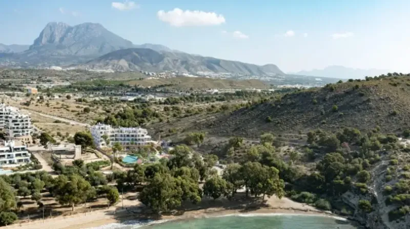 ALLON BAY VILLAGE AURA