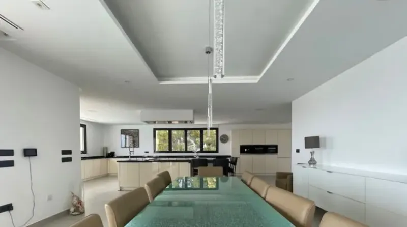 Excepcional villa de estilo moderno