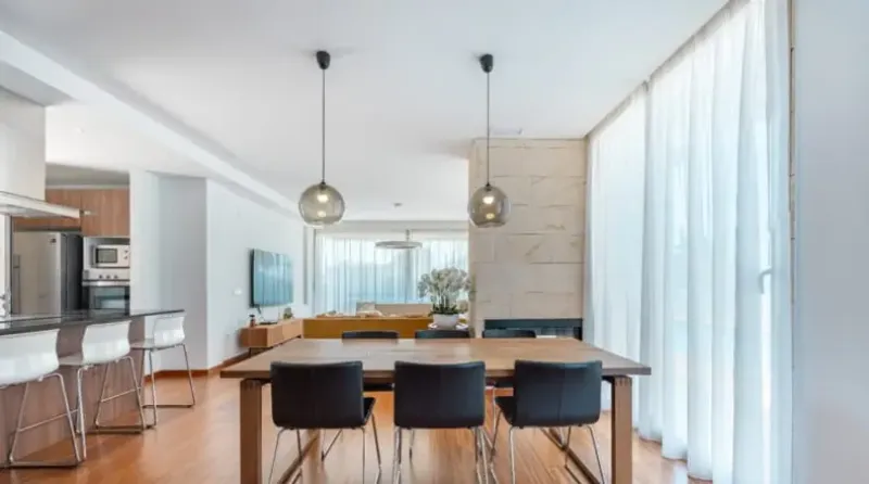 Villa con irradia elegancia y lujo moder